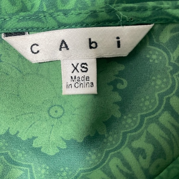 Cabi green with envy floral blouse.Size X-Small. - Picture 6 of 7